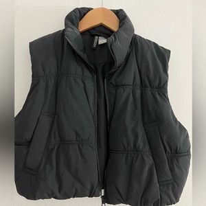 H&M Cropped Puffer Vest
